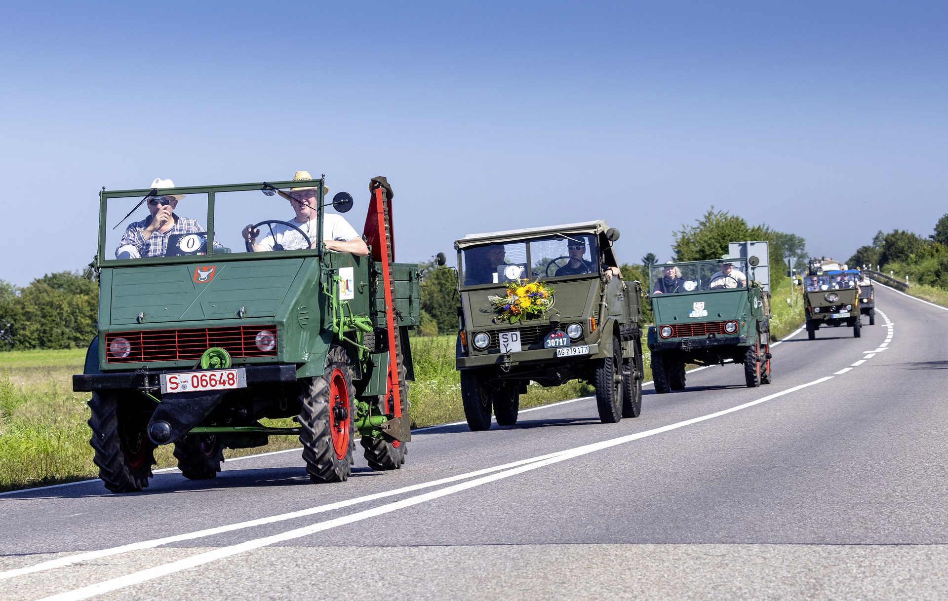 More than 2000 visitors celebrated the 75th birthday of the Unimog in Gaggenau while  75 Unimog models drove in convoy