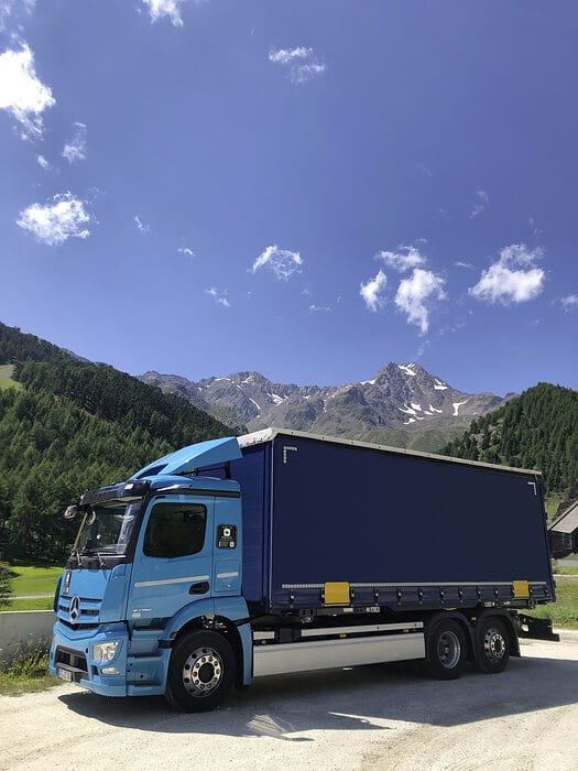 Vollelektrischer Gipfelstürmer: Mercedes-Benz eActros zum Test in Südtirol