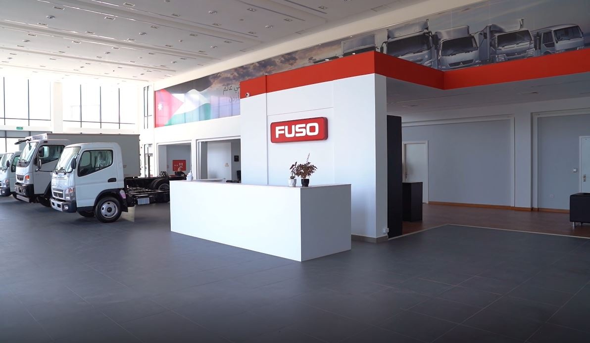 interior photo of new sales facility in Jordan_alternative view FUSO general distributor in Jordan celebrates opening of state-of-the-art sales and service location