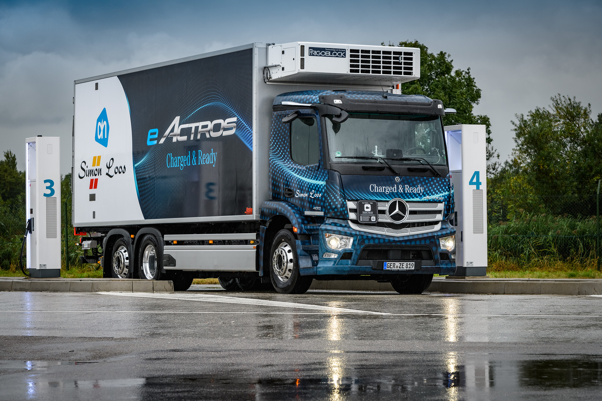 Mercedes-Benz eActros kurz vor Serienstart bei ersten Kunden in Deutschland und den Niederlanden im Realbetrieb Mercedes-Benz eActros kurz vor Serienstart bei ersten Kunden in Deutschland und den Niederlanden im Realbetrieb
