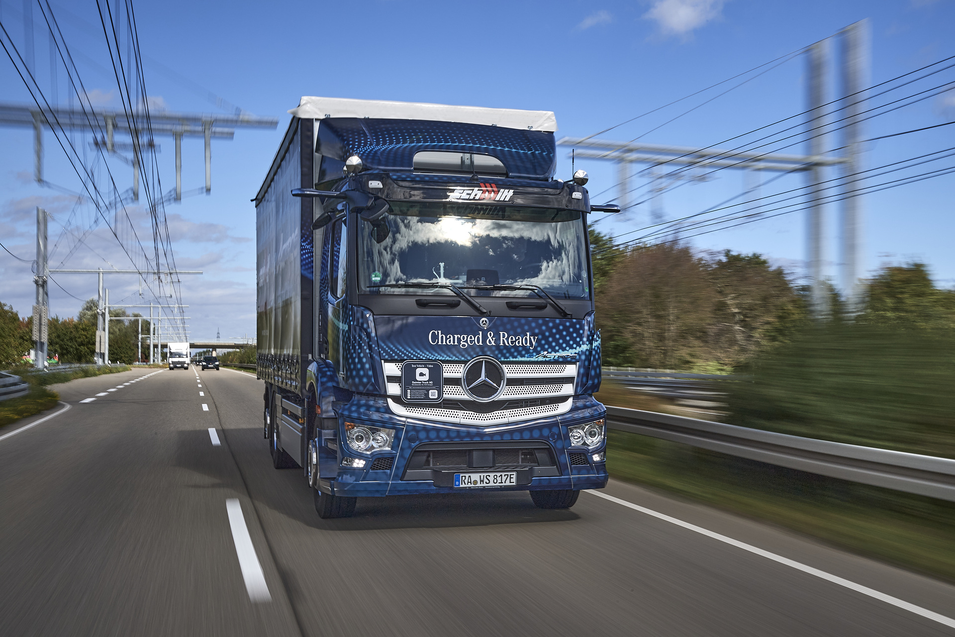 Mercedes-Benz eActros kurz vor Serienstart bei ersten Kunden in Deutschland und den Niederlanden im Realbetrieb Mercedes-Benz eActros kurz vor Serienstart bei ersten Kunden in Deutschland und den Niederlanden im Realbetrieb