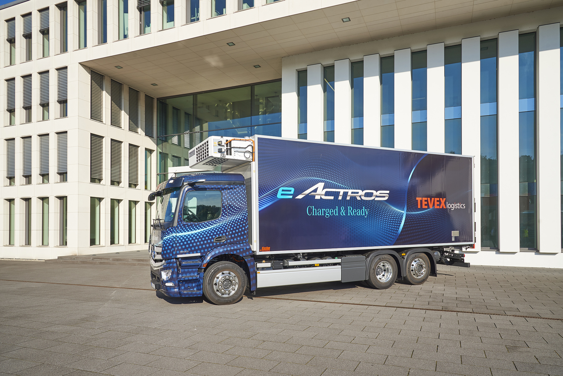 Mercedes-Benz eActros kurz vor Serienstart bei ersten Kunden in Deutschland und den Niederlanden im Realbetrieb Mercedes-Benz eActros kurz vor Serienstart bei ersten Kunden in Deutschland und den Niederlanden im Realbetrieb