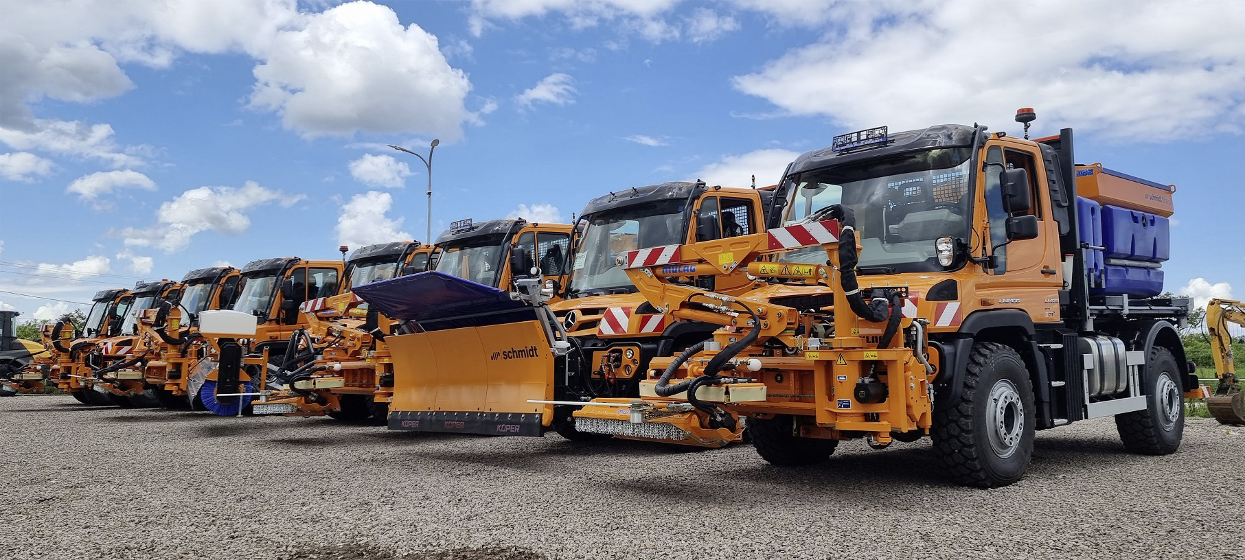 Die rumänische nationale Straßenbauverwaltung CNAIR hat 135 Unimog bestellt. Unimog-Großauftrag: 135 Fahrzeuge für rumänische Straßenbauverwaltung