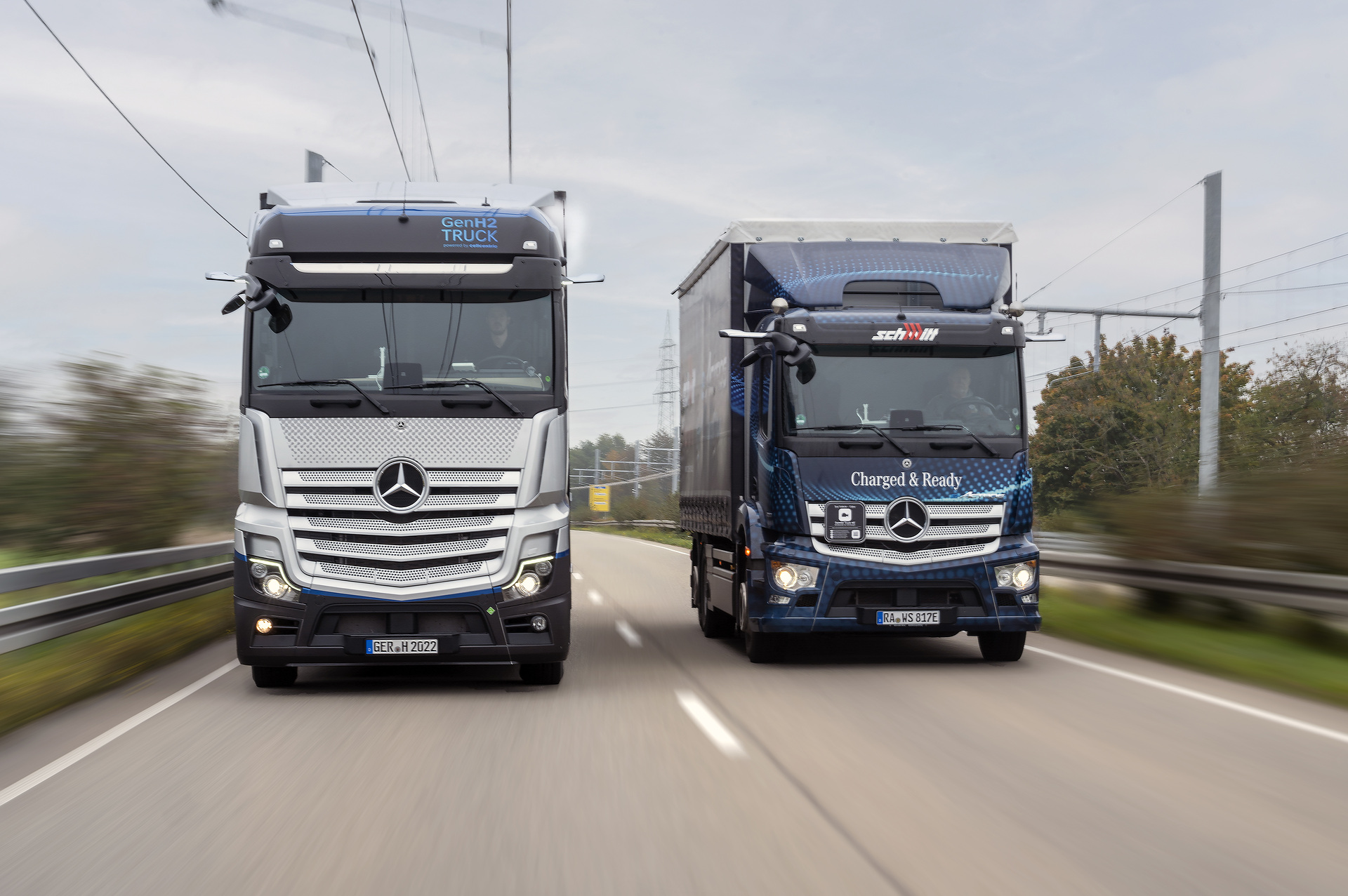 Daimler Truck’s hydrogen-based fuel-cell truck receives license for road use