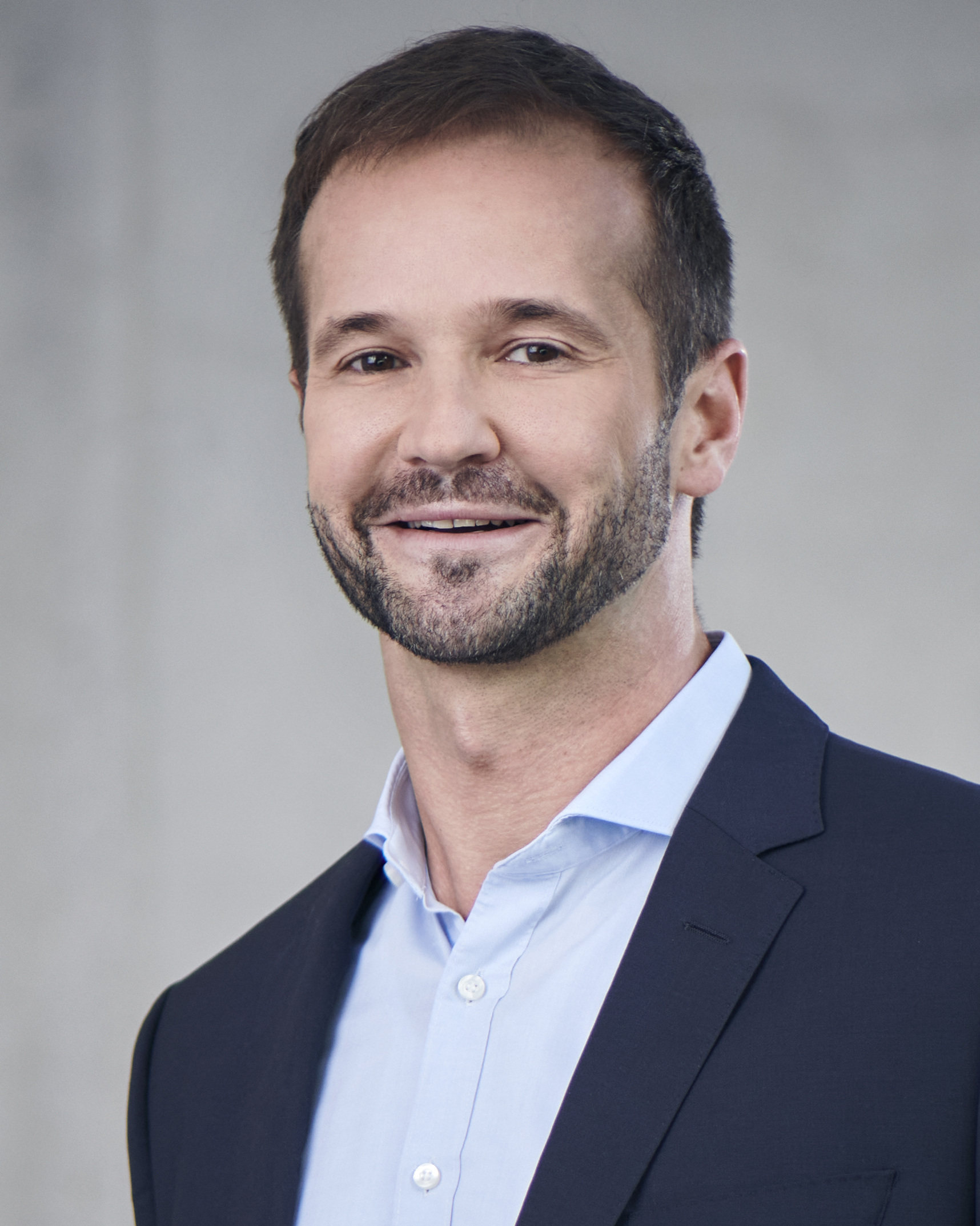 Achim Puchert, derzeit Leiter der Vertriebsorganisation Daimler Trucks & Buses Overseas (DTO), wird neuer Leiter der Mercedes-Benz do Brasil Ltda. und damit verantwortlich für die Region Lateinamerika von Mercedes-Benz Trucks and Buses Personelle Veränderungen bei Daimler Truck: Mercedes-Benz do Brasil, Daimler Trucks & Buses Overseas sowie Marketing, Vertrieb und Services Mercedes-Benz Lkw unter neuer Leitung