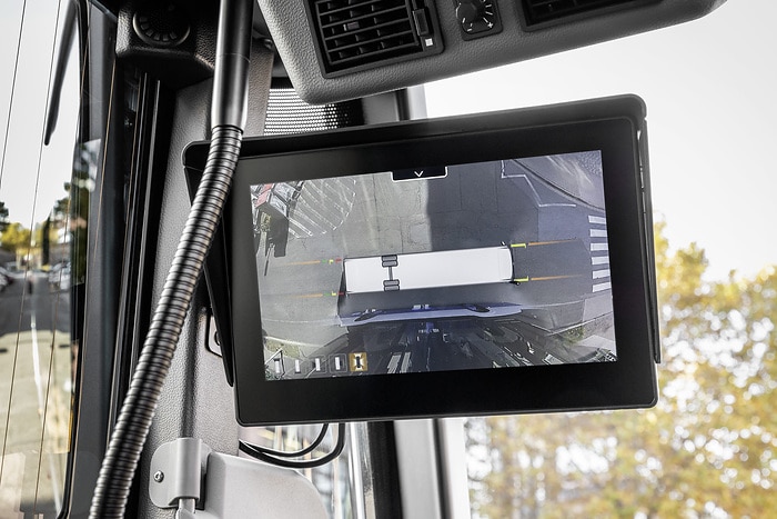 Now bus drivers have the best perspective: camera view with a bird's eye perspective for Mercedes-Benz and Setra buses