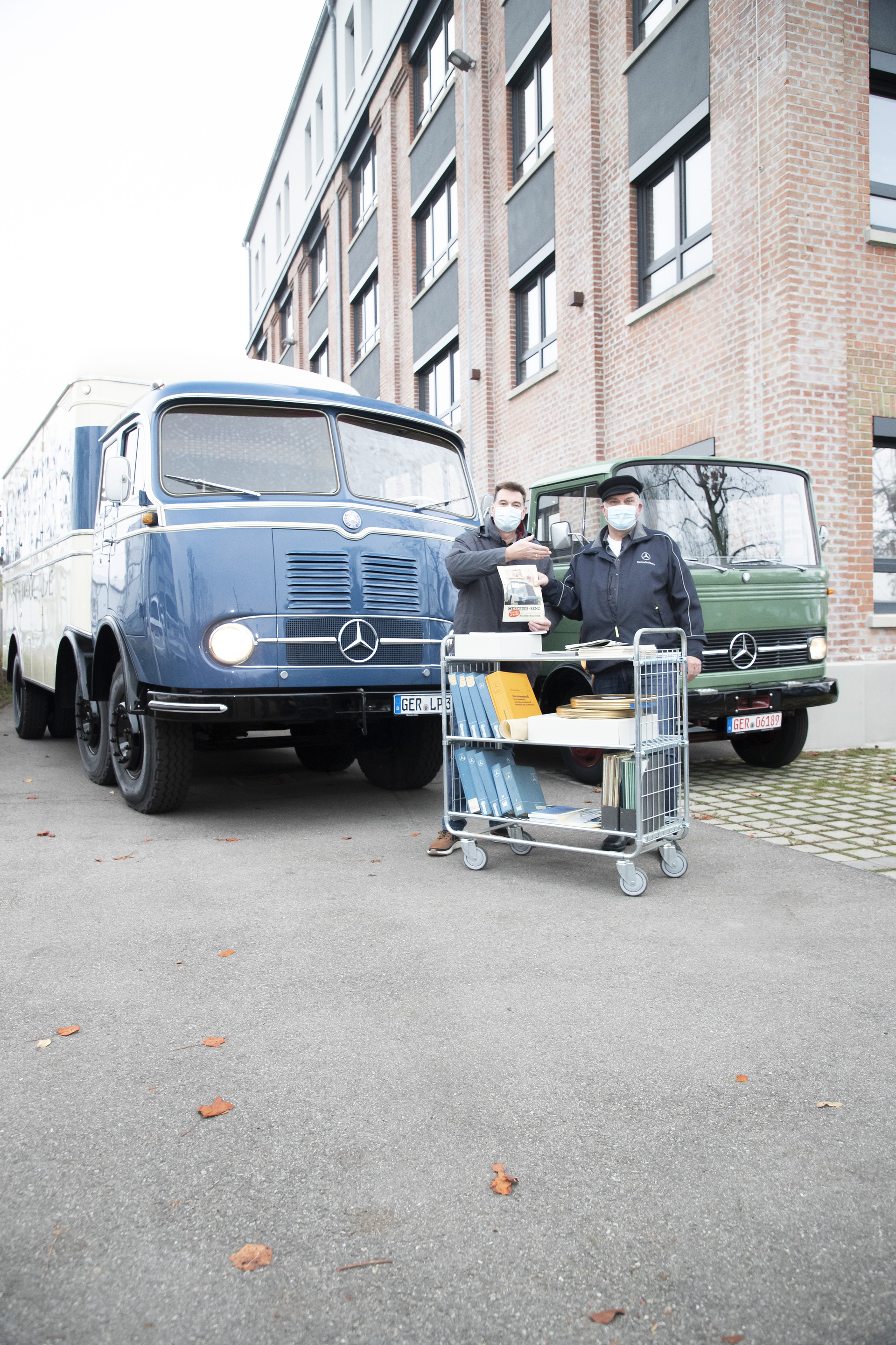 Aufspaltung von Daimler in zwei eigenständige Unternehmen: Daimler Truck überführt historische Mercedes-Benz Nutzfahrzeuge und Archiv nach Wörth