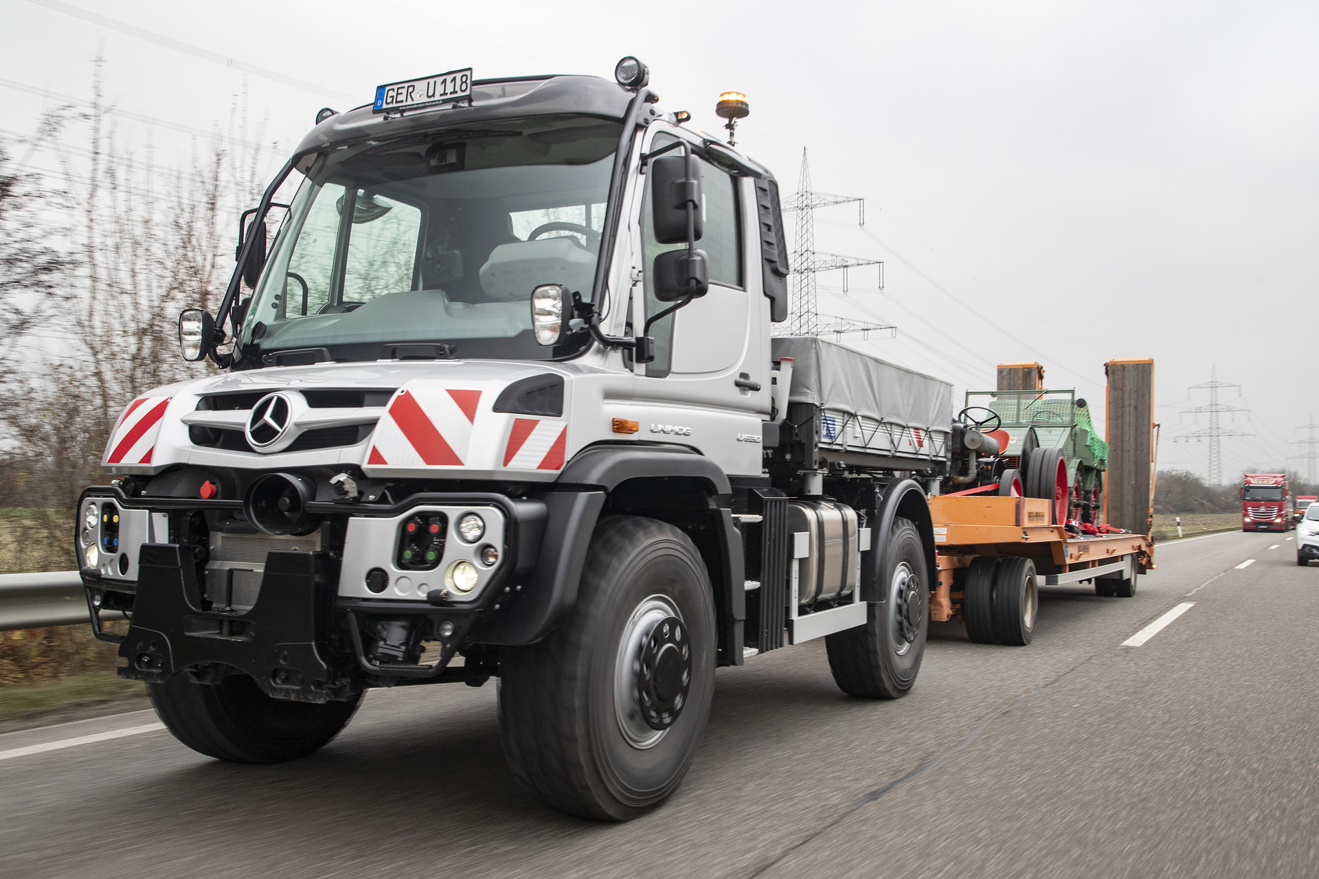 Aufspaltung von Daimler in zwei eigenständige Unternehmen: Daimler Truck überführt historische Mercedes-Benz Nutzfahrzeuge und Archiv nach Wörth Aufspaltung von Daimler in zwei eigenständige Unternehmen: Daimler Truck überführt historische Mercedes-Benz Nutzfahrzeuge und Archiv nach Wörth