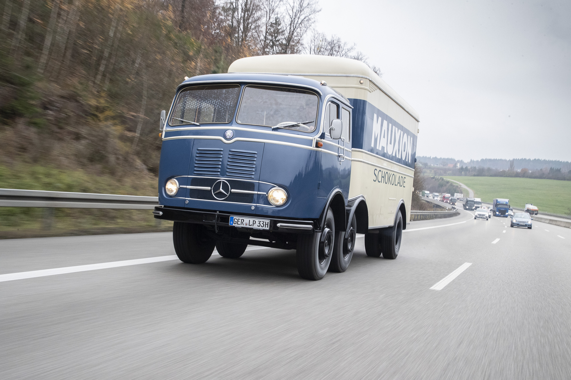 Aufspaltung von Daimler in zwei eigenständige Unternehmen: Daimler Truck überführt historische Mercedes-Benz Nutzfahrzeuge und Archiv nach Wörth