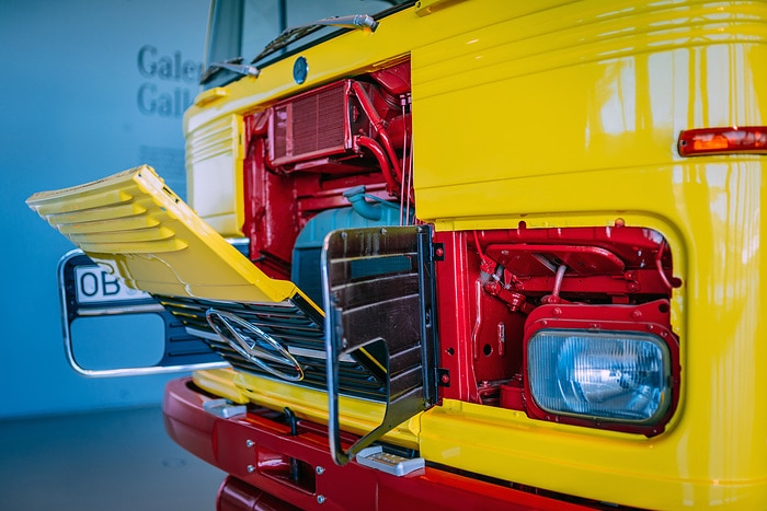 Mercedes-Benz LP 1513 “Advent Calendar”: What is hidden behind the little doors?