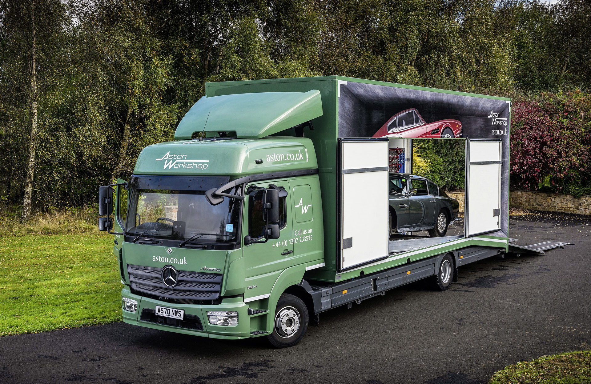 Mercedes-Benz Atego transports valuable freight