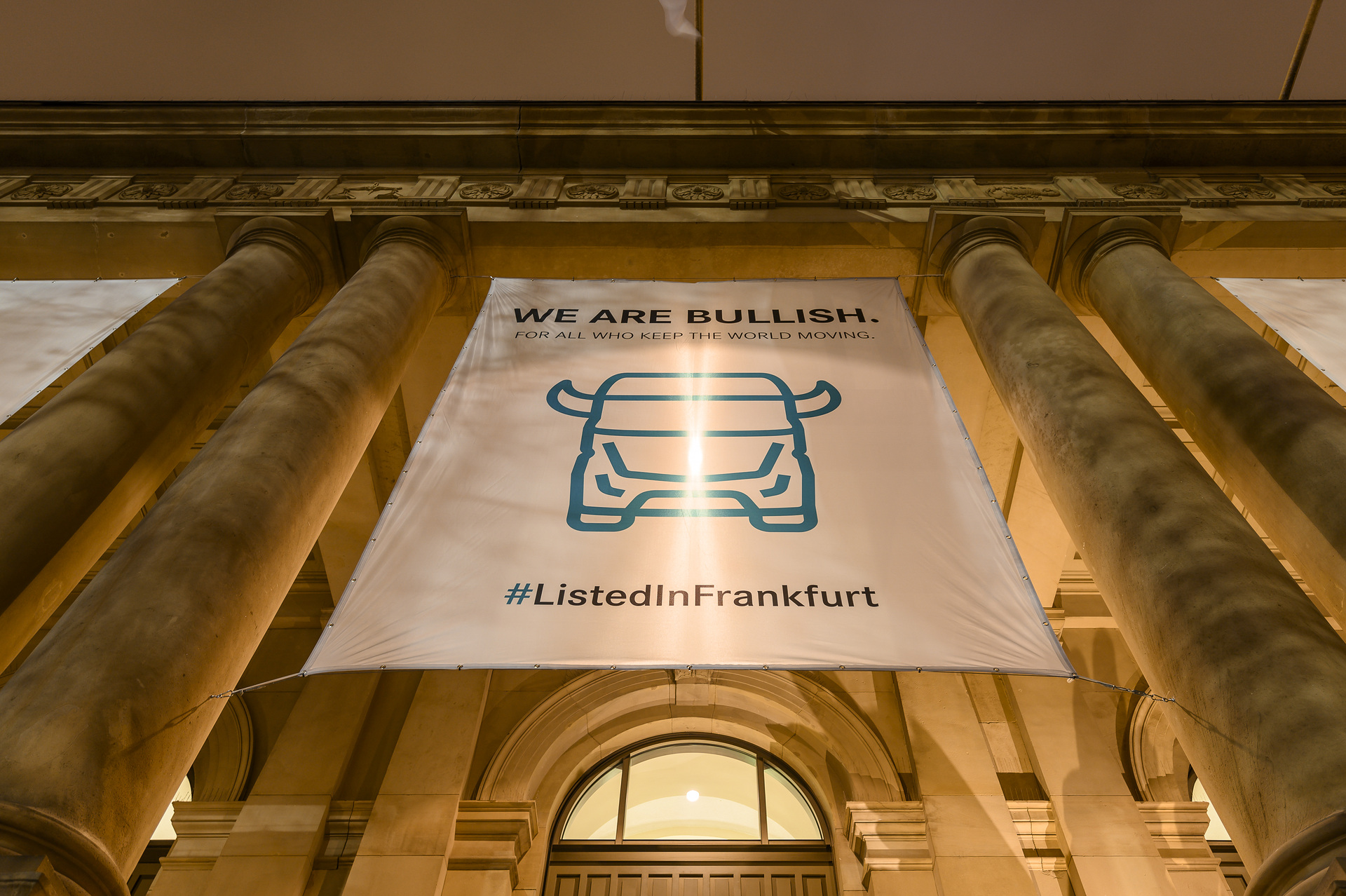 Listing of the Daimler Truck Holding AG in Frankfurt am Main (Germany) Daimler Truck launched on stock exchange as an independent company