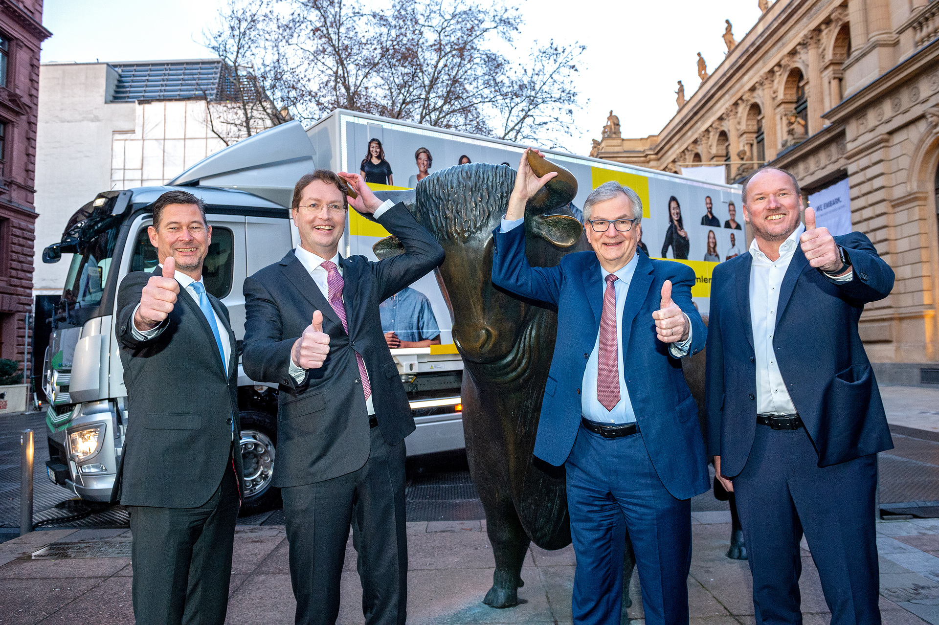 Daimler Truck launched on stock exchange as an independent company Daimler Truck launched on stock exchange as an independent company