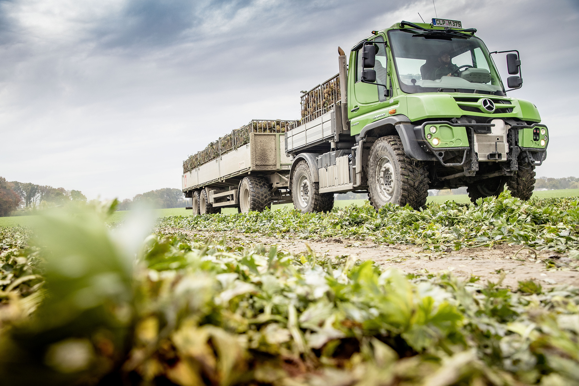 In use all year round: Unimog implement carriers for agriculture, contractors and municipalities In use all year round: Unimog implement carriers for agriculture, contractors and municipalities