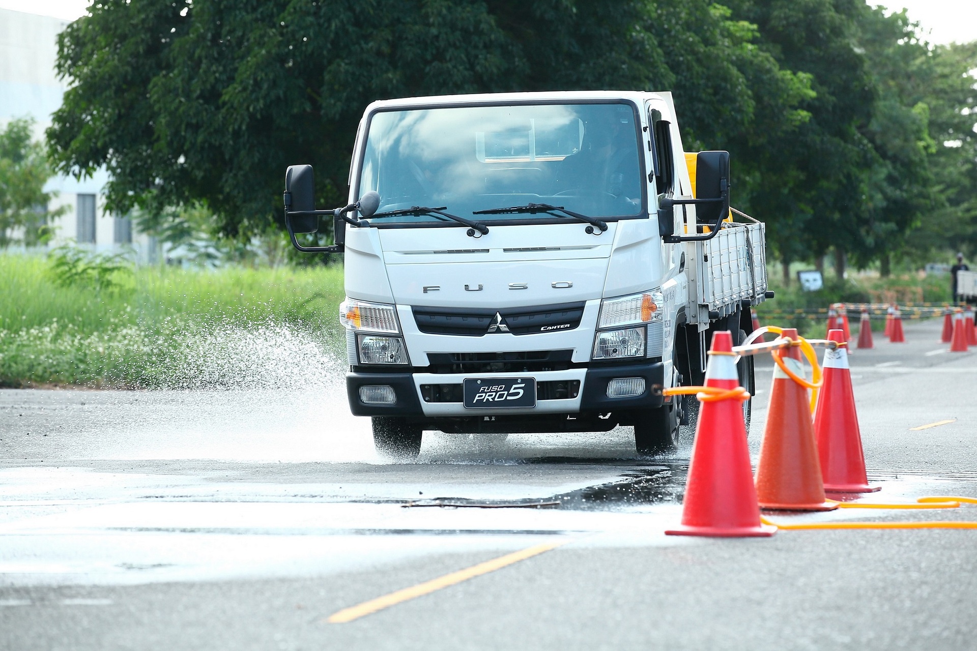 FUSO launches the new Euro VI-compliant lineup for the Taiwanese market, achieves 30 consecutive years of market