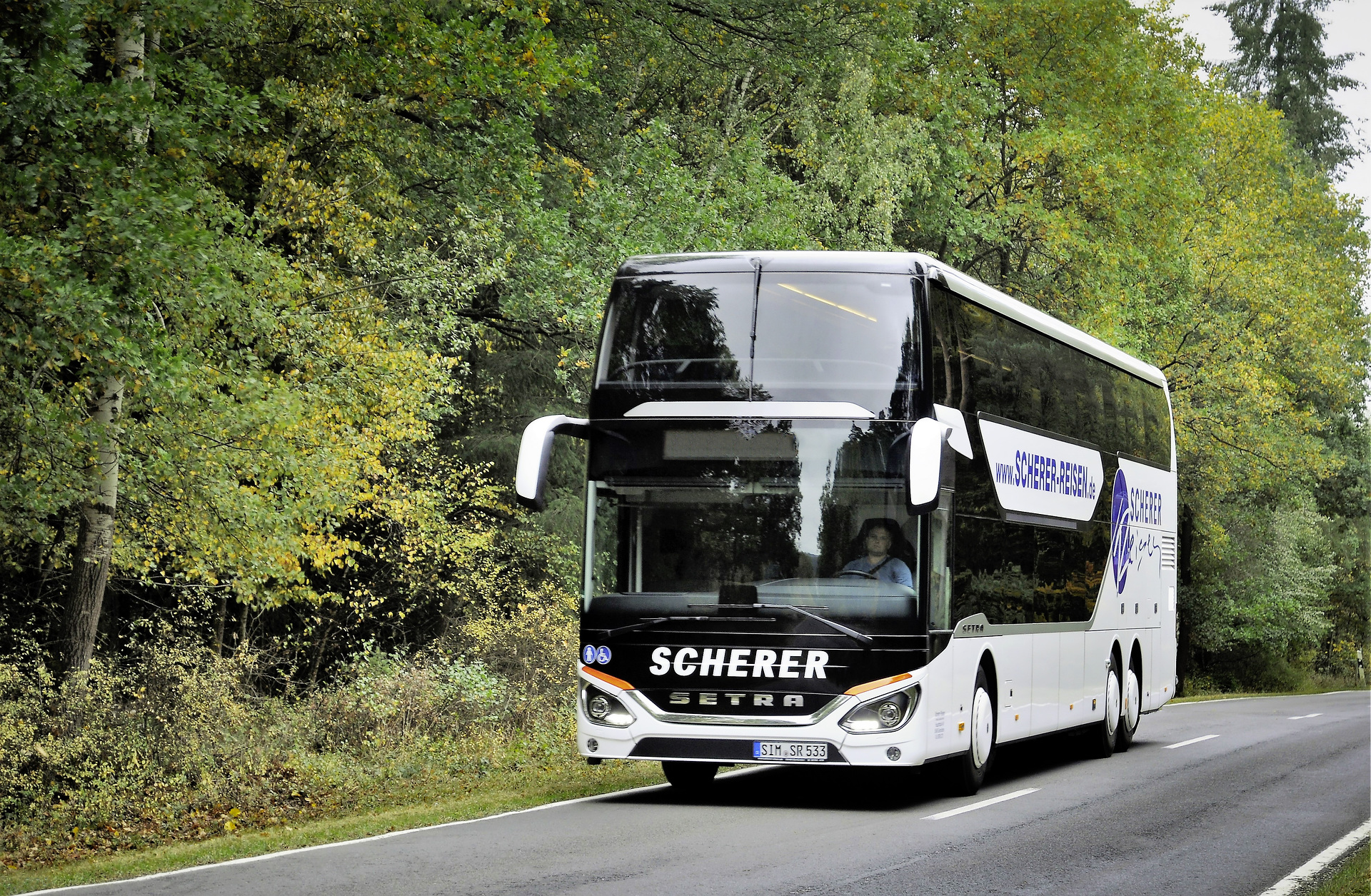Ein Setra Doppelstockbus S 531 DT der Scherer Reisen Omnibus Gesellschaft mbH 15 Setra Doppelstockbusse für die Mosel-Region