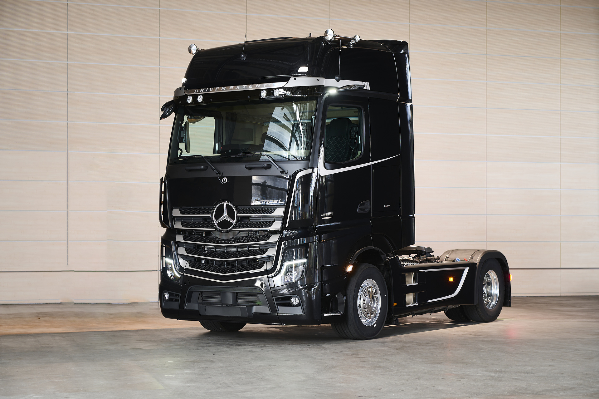 Streng limitiert: Der neue Actros L Driver Extent+ Streng limitiert: Der neue Actros L Driver Extent+