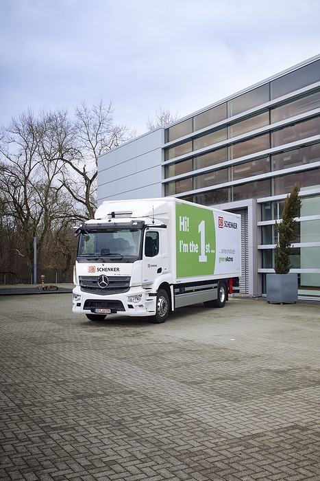First series-produced Mercedes-Benz eActros handed over to DB Schenker