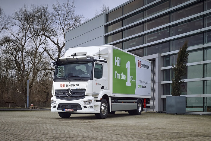 First series-produced Mercedes-Benz eActros handed over to DB Schenker