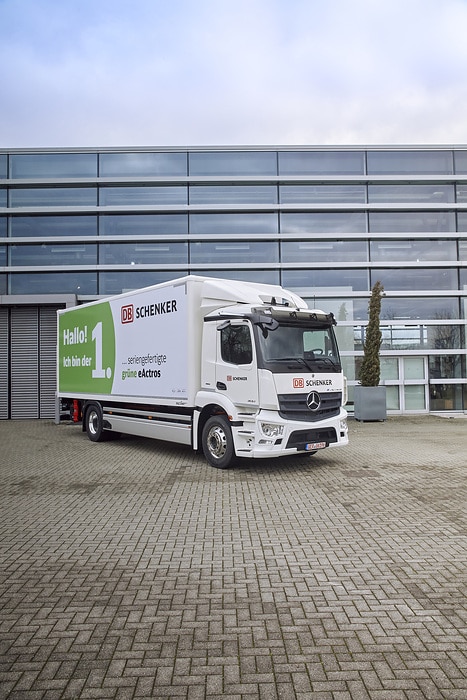First series-produced Mercedes-Benz eActros handed over to DB Schenker
