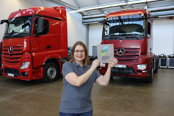 Hervorragende Berufsorientierung: Mercedes-Benz Werk Wörth erhält Auszeichnung