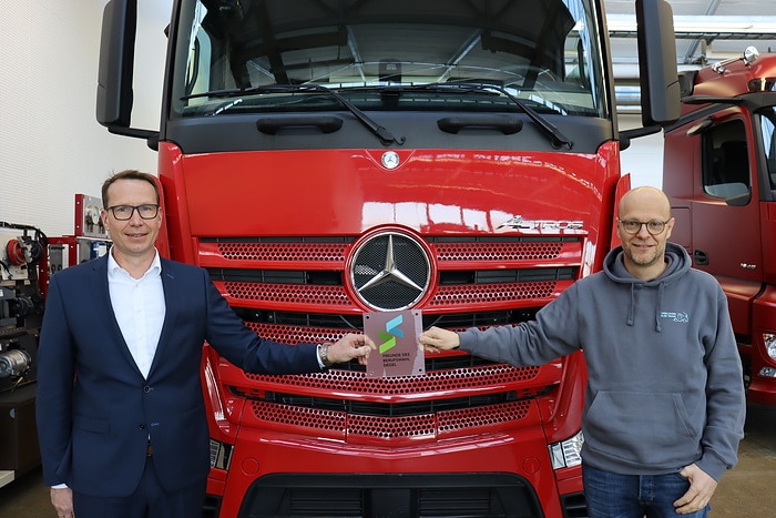 Hervorragende Berufsorientierung: Mercedes-Benz Werk Wörth erhält Auszeichnung