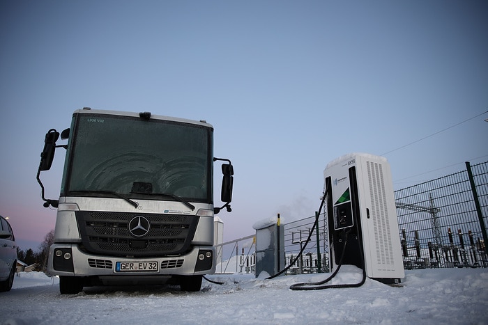Letzte Härtetests vor Serienstart: Mercedes-Benz eEconic am Polarkreis in Finnland