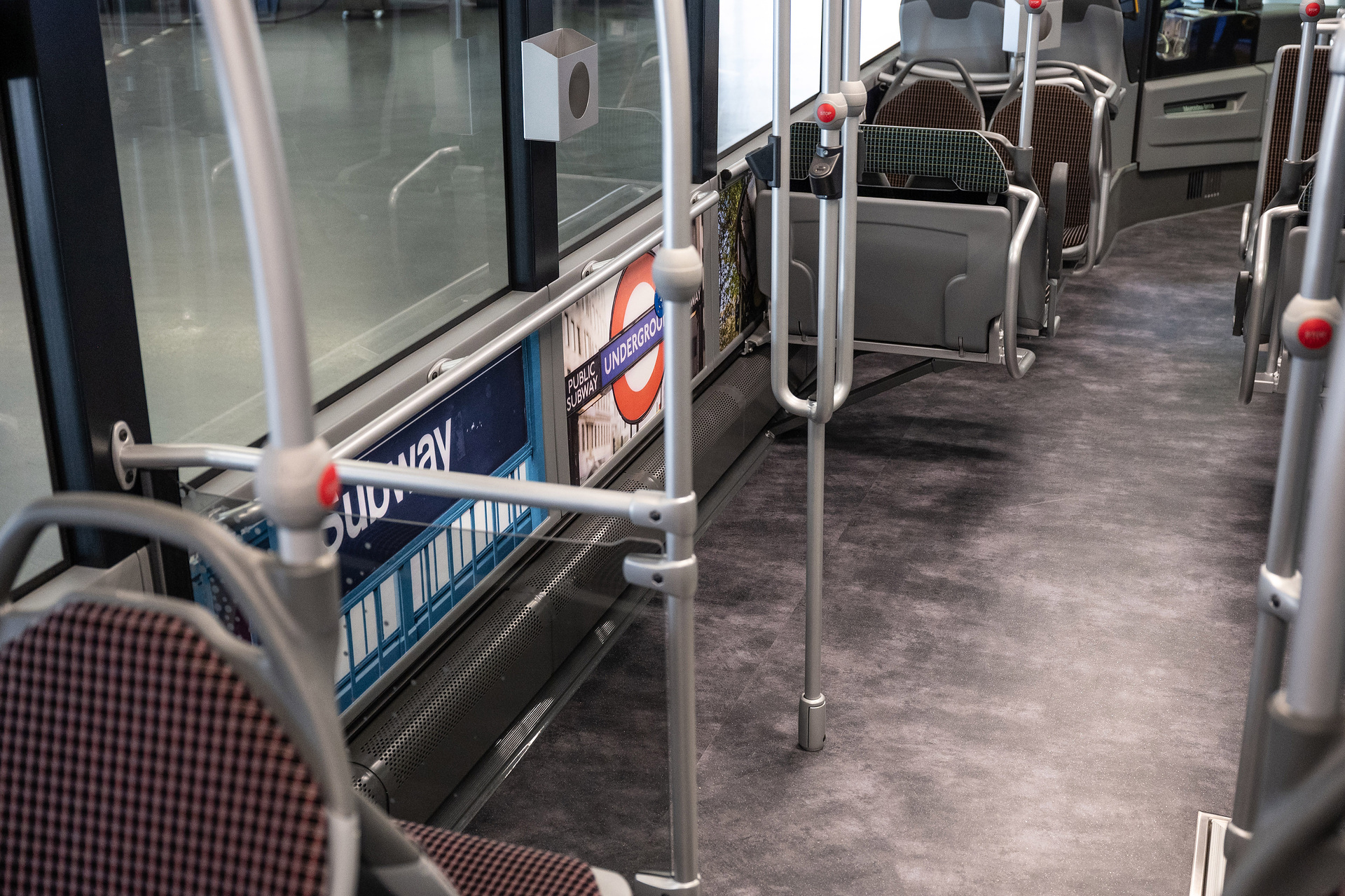 Im Mercedes-Benz Citaro „World of public Transport” visualisiert Spillmann die bekanntesten Verkehrskonzepte, die durch ihr Design und ihr Verbindungskonzept selbst zu einer eigenständigen Marke geworden sind. Spillmann will Omnibus zur Bildmarke des ÖPNV Machen