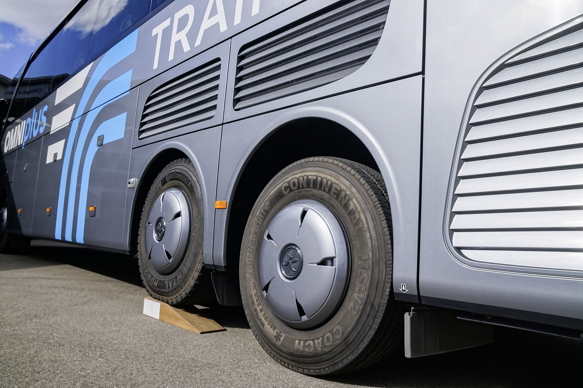 OMNIplus; Expert-Handling-Training; Setra TopClass S 516 HDH; Keil-Rangierübung zur Schonung der Kupplung Wenn Profis zu Experten werden: Das Expert-Handling-Training von Omniplus für Busfahrerinnen und Busfahrer