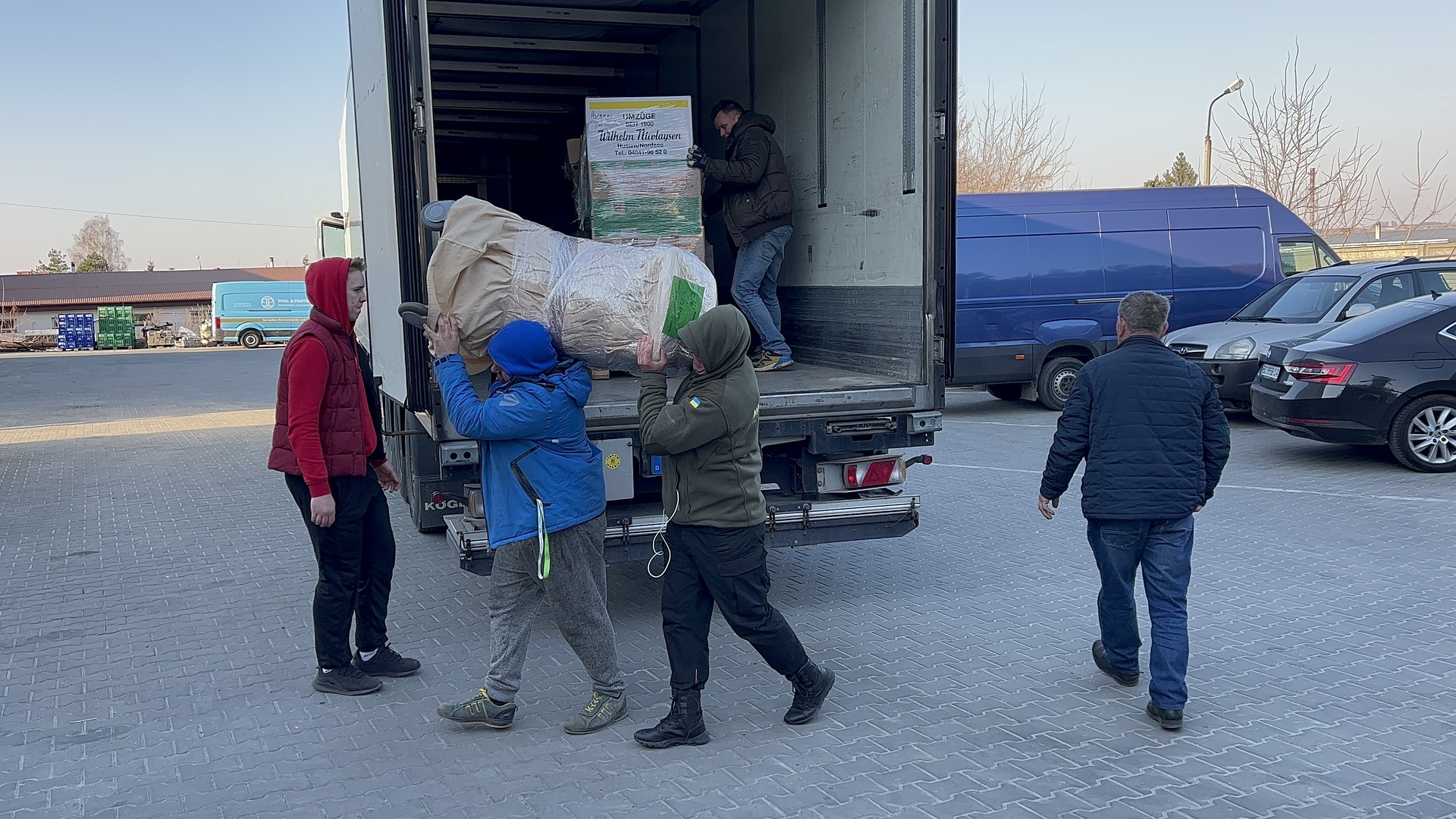 Daimler Truck supports the population of Ukraine