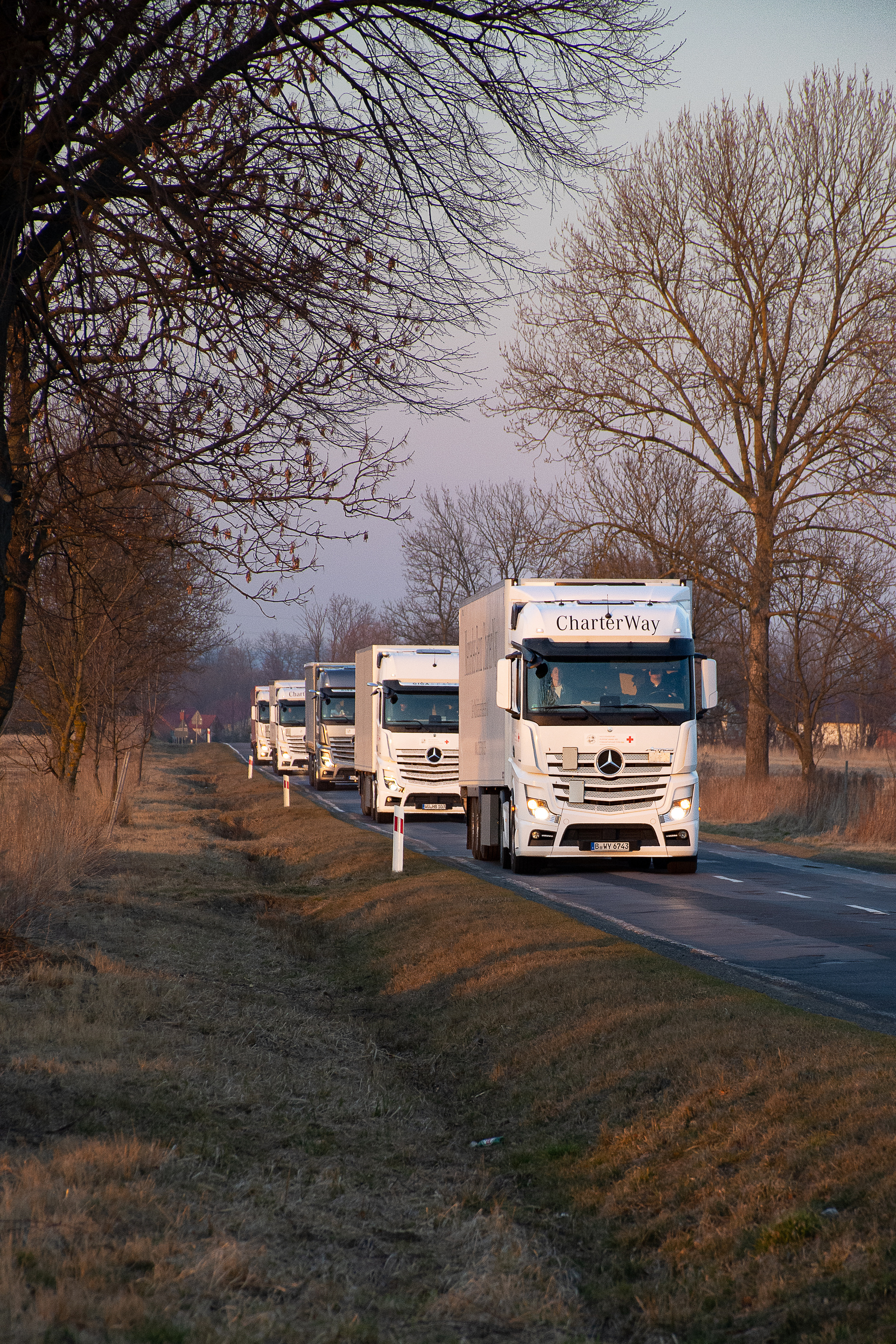 Daimler Truck unterstützt Bevölkerung in der Ukraine