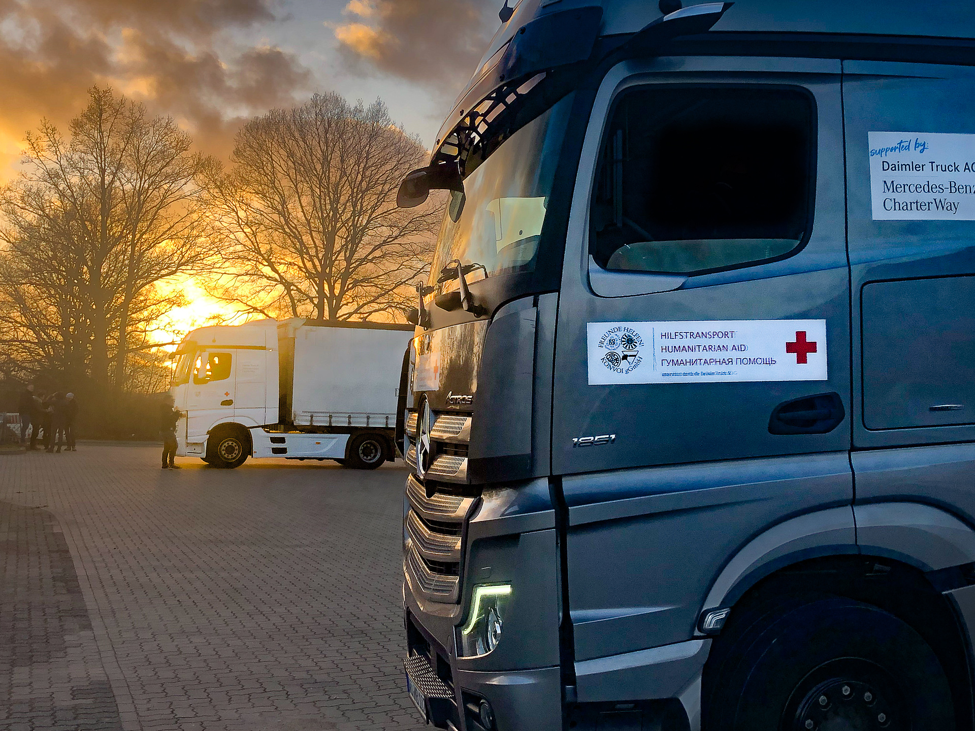 Daimler Truck unterstützt Bevölkerung in der Ukraine