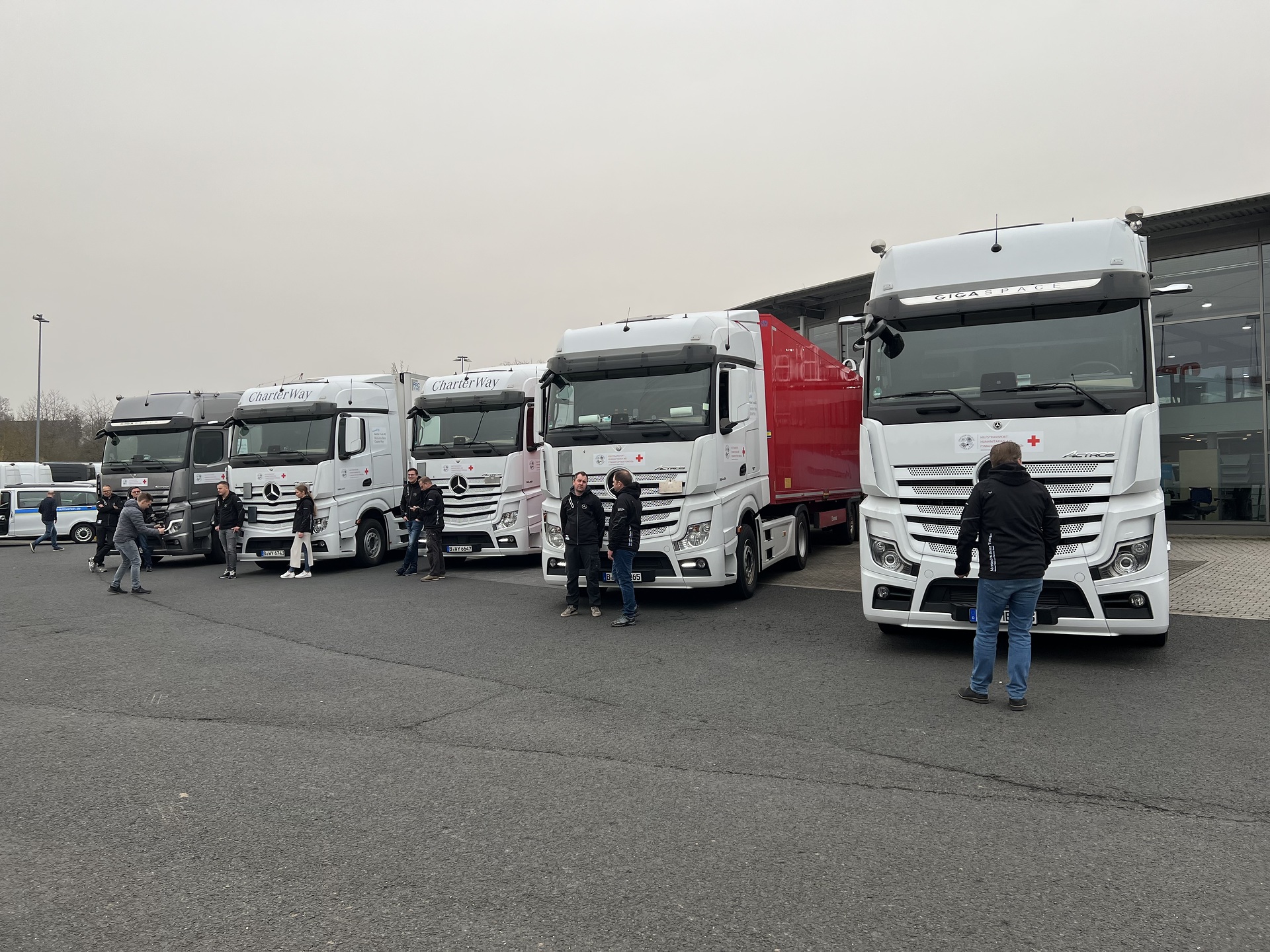 Daimler Truck supports the population of Ukraine