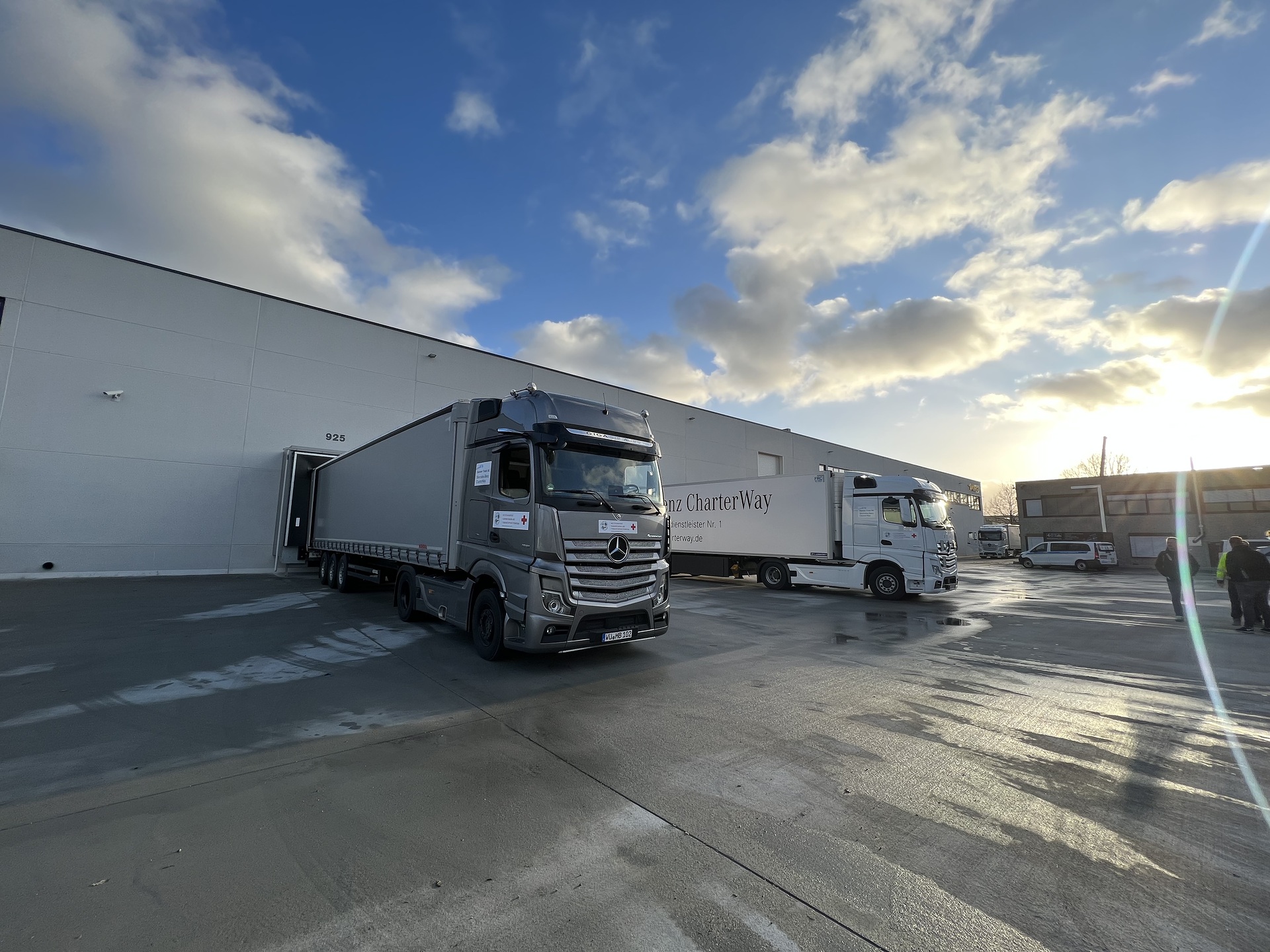 Daimler Truck supports the population of Ukraine