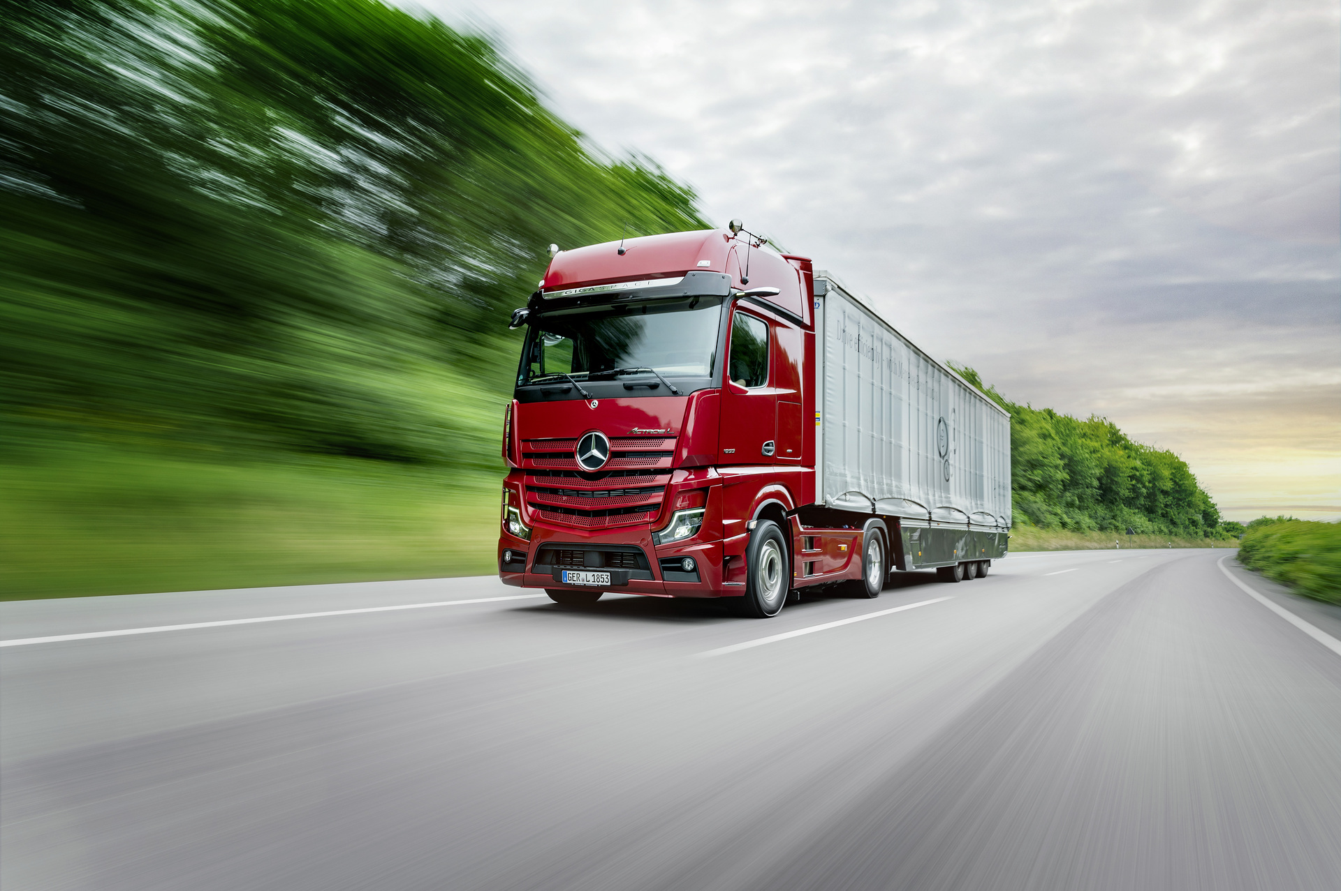 Full power– even more efficiency: In 2022, Mercedes-Benz Trucks will be launching the third generation of its