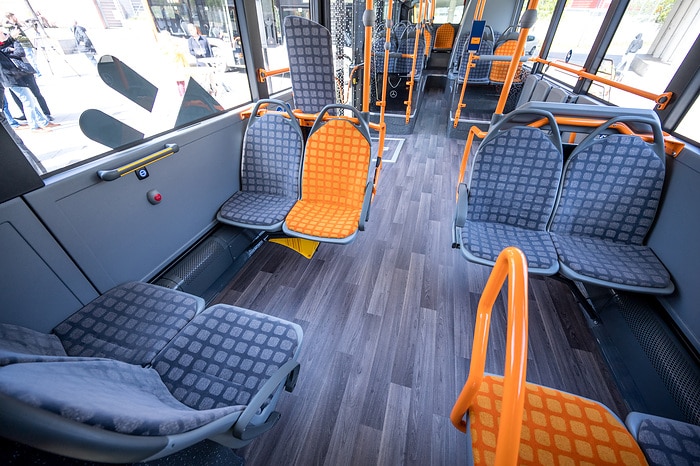 rnv bauen E-Buslinien weiter aus: Übergabe von 15 eCitaro für Ludwigshafener Innenstadtverkehr, weitere 15 eCitaro folgen