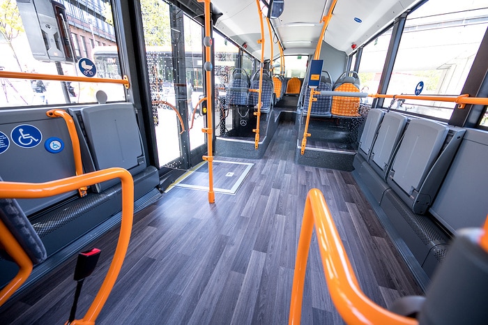 rnv bauen E-Buslinien weiter aus: Übergabe von 15 eCitaro für Ludwigshafener Innenstadtverkehr, weitere 15 eCitaro folgen