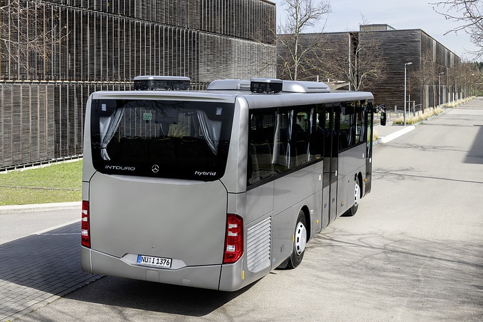 A double premiere: The compact Mercedes-Benz Intouro K hybrid inter-city bus