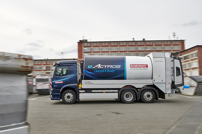 Lokal CO2-neutrale Abfallentsorgung: Mercedes-Benz eActros elektrifiziert REMONDIS in Köln