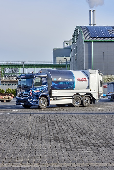 Lokal CO2-neutrale Abfallentsorgung: Mercedes-Benz eActros elektrifiziert REMONDIS in Köln