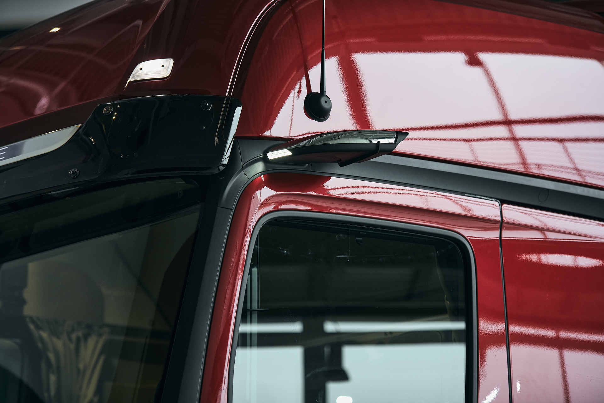 Second generation of MirrorCam: Mercedes-Benz Trucks is evolving some important details of the mirror camera system