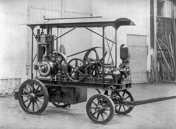 Welcher Daimler-Motor ist so stark wie 32 Feuerwehrleute?