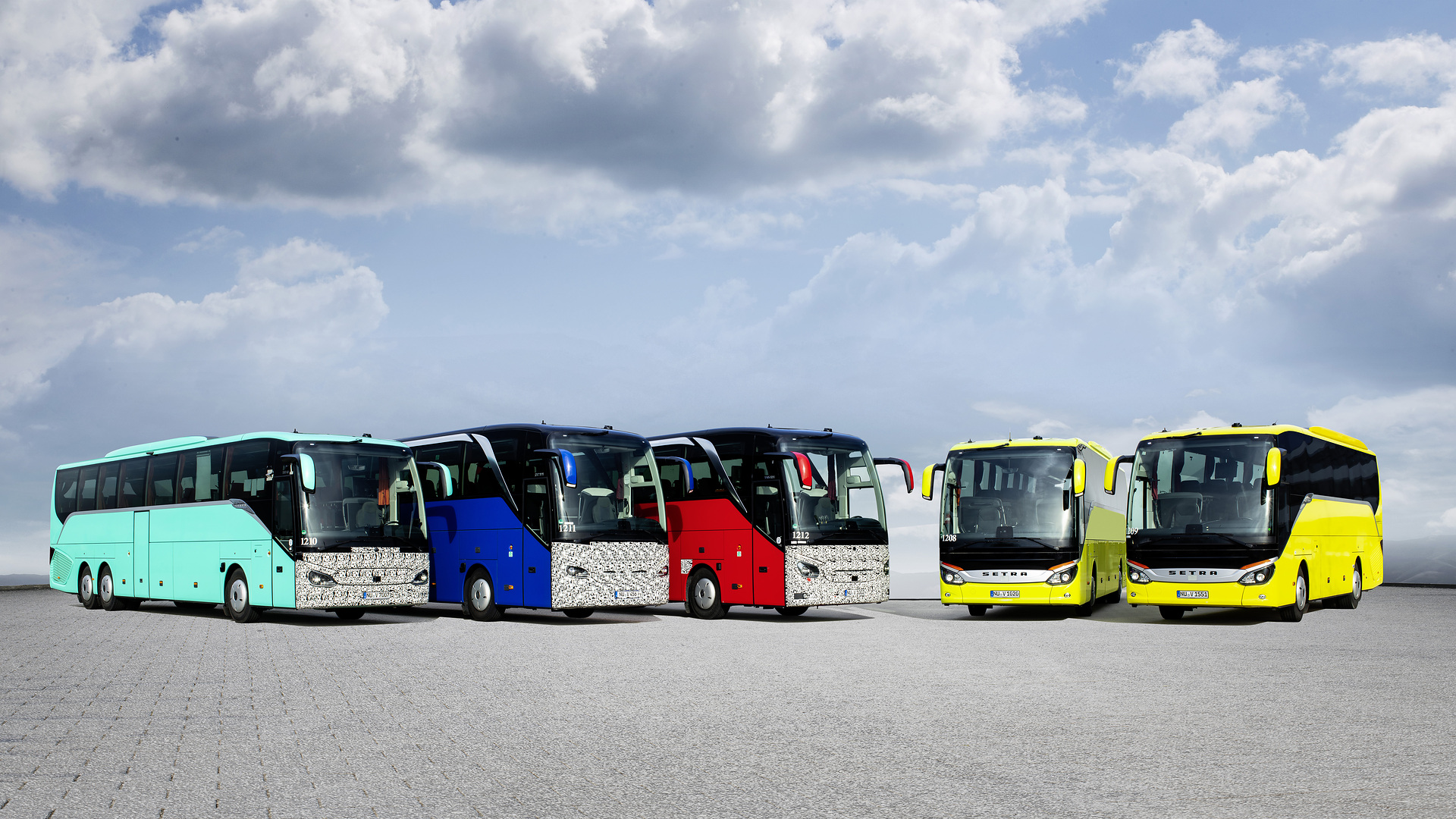 Testing the new Setra ComfortClass and TopClass: endurance testing for Cleo, Leyla, Zera and team