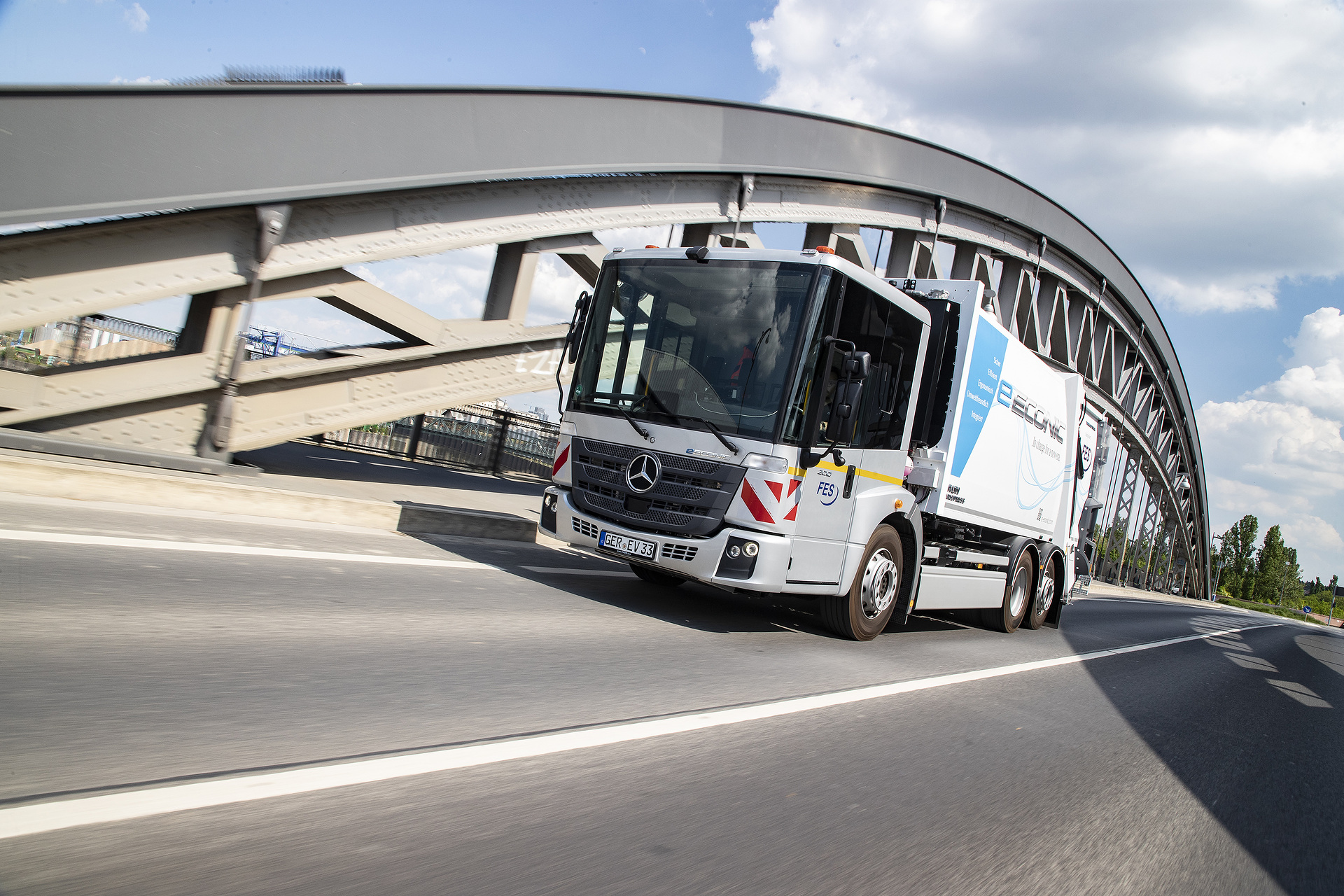 Mercedes-Benz eEconic/ Mercedes-Benz eActros/battery electric/e-lkw/e-truck/alternative drives/bev Finale Testphase vor Serienstart: Mercedes-Benz eEconic beweist sich in der Kundenerprobung im Rhein-Main-Gebiet