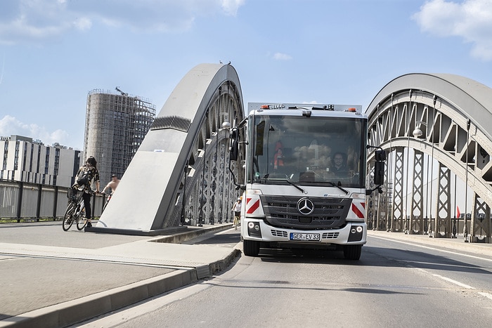 Finale Testphase vor Serienstart: Mercedes-Benz eEconic beweist sich in der Kundenerprobung im Rhein-Main-Gebiet