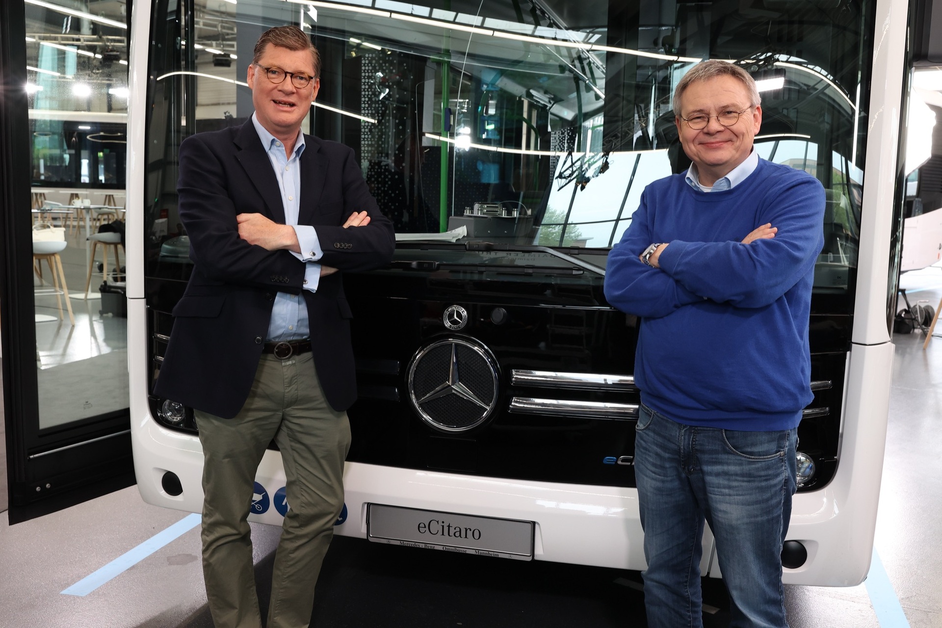 Das “Jahrzehnt des Buses” – Warum Till Oberwörder, Leiter Daimler Buses, optimistisch in die Zukunft schaut erzählte er Jörg Howe im be a mover talk