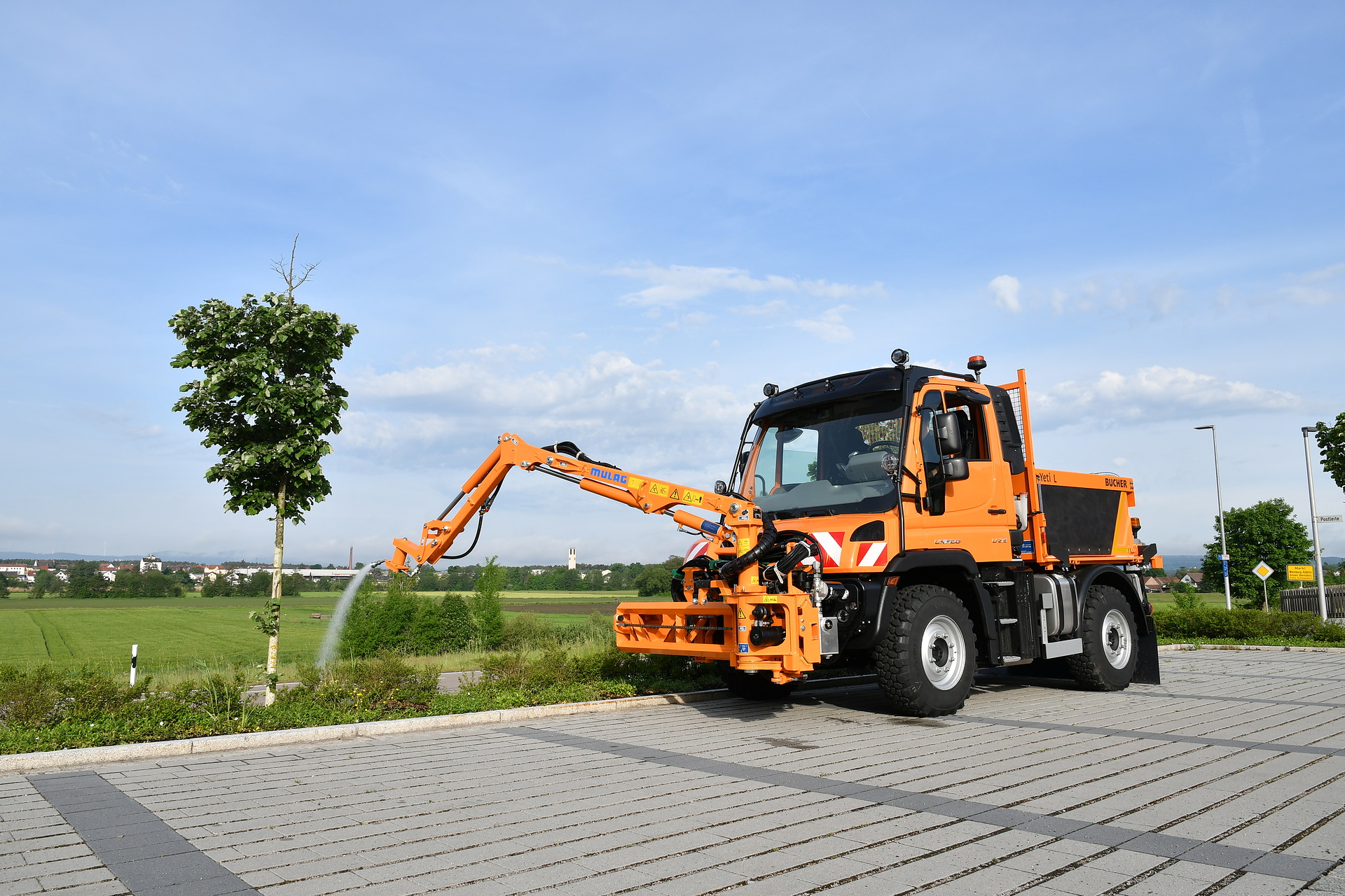 Mercedes-Benz Trucks showcases sustainable municipal mobility solutions at IFAT 2022 in Munich