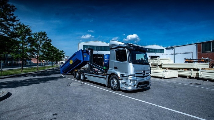 Mercedes-Benz Trucks präsentiert auf der IFAT 2022 in München nachhaltige kommunale Mobilitätslösungen