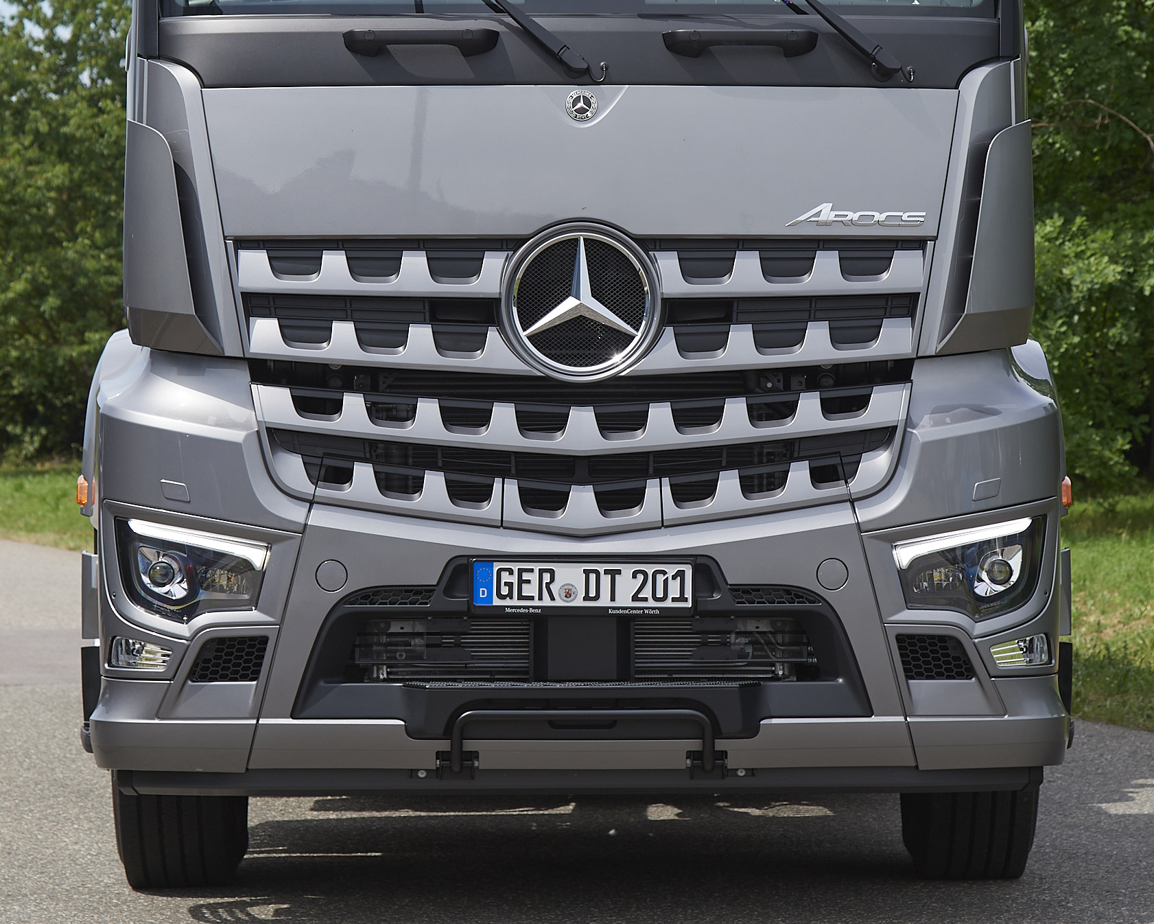 At the bauma 2022 trade show Mercedes-Benz Trucks to showcase customized, integrated solutions for construction transport, including