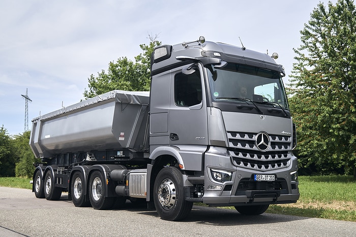 Mercedes-Benz Trucks präsentiert auf der bauma 2022 maßgeschneiderte integrierte Lösungen für den Bauverkehr